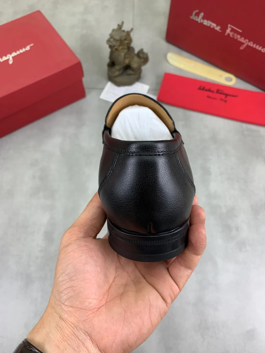 Men's Men's Shoes 💰P480💰[New Style] Water-dyed Niuli 🆘[Salvatore Ferragamo] Ferragamo's latest casual business leather shoes for men! Available at counters simultaneously! The fabric is made of specially imported original calfskin, the lining is made of imported water-dyed cowhide, and the original combination outsole is absolutely luxurious and leads the fashion trend. Matching code: 38-45; 4️⃣ colors available